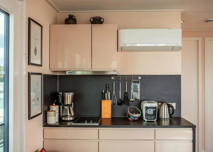 船屋 Hausboot Skyline *