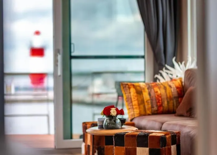 Hausboot Skyline 船屋 Klitten