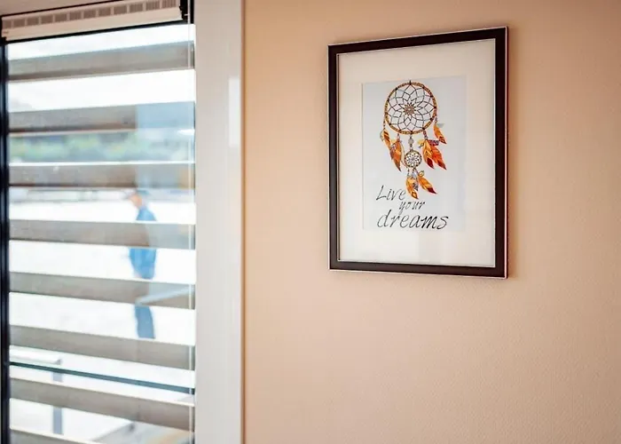 船屋 Hausboot Skyline