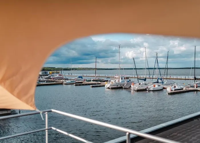 Hausboot Skyline 船屋 Klitten