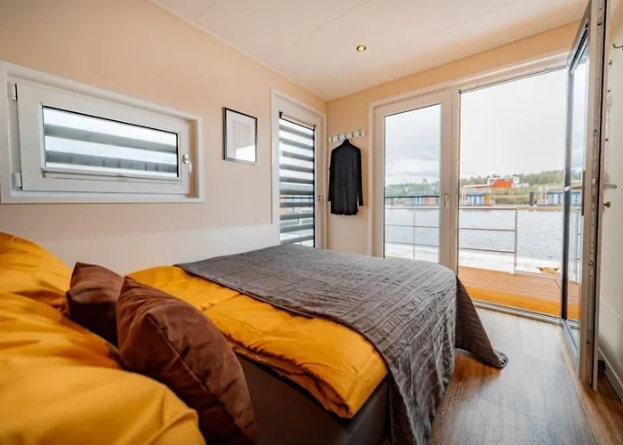 船屋 Hausboot Skyline