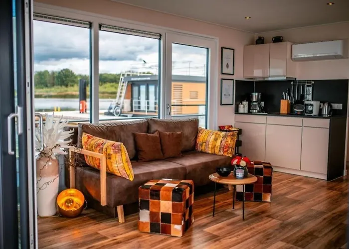 船屋 Hausboot Skyline *